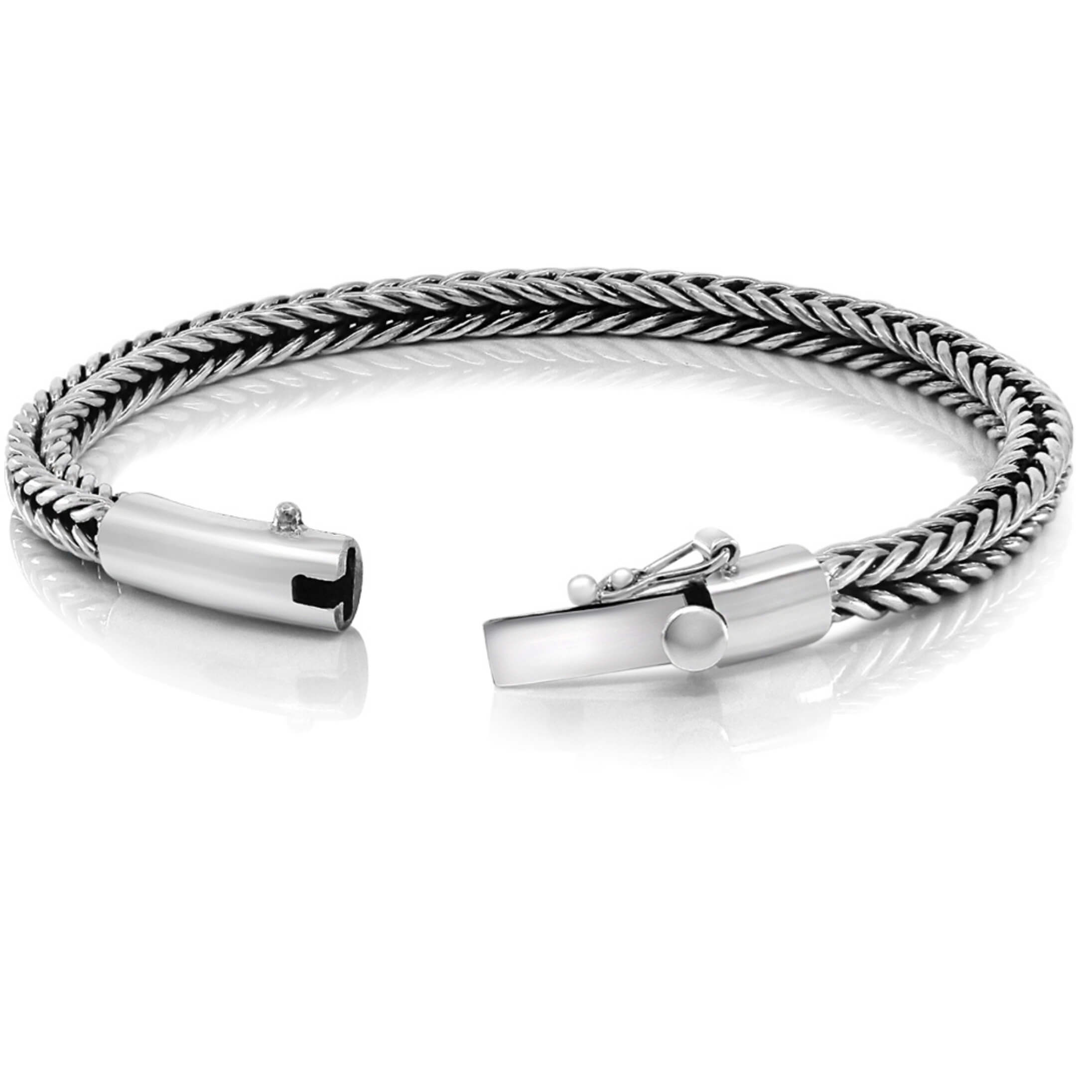 צמיד כסף סטרלינג 925 טהור מבית Lizard Jewelry. צמיד איכותי ואלגנטי שמביא תחושת יוקרה ומצוינות.