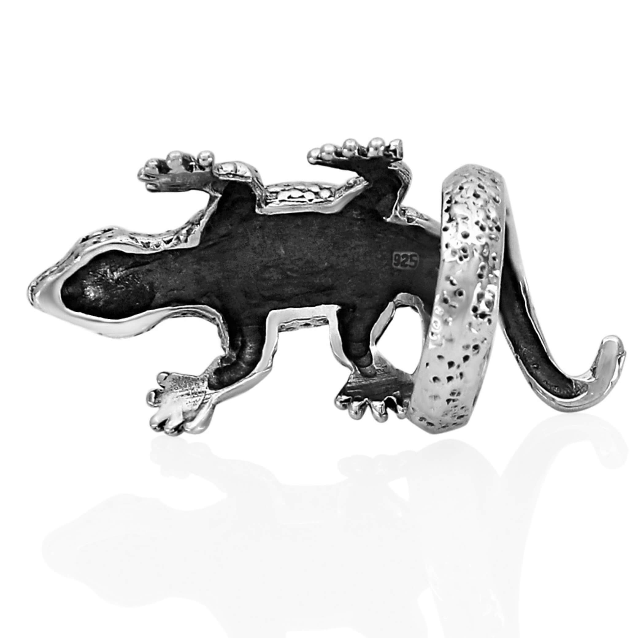 טבעת לטאה מכסף סטרלינג 925 עם אבני אופל עוצרות נשימה. עיצוב חינני עם אבני אופל שמביאות נגיעת צבע מרהיבה.